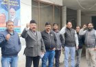 विद्युत कर्मियों का काली पट्टी बांधकर धरना प्रदर्शन, आंदोलन की चेतावनी, हर जिले में पांच को बिजली पंचायत का ऐलान