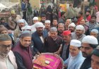 सपा मुखिया अखिलेश यादव ने दरगाह-ए-तहसीनी पर भेजी चादर