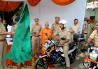 बरेली में ट्रैफिक मिले एसी हेलमेट और नई बाइकें, एसएसपी अनुराग आर्य ने चौकी चौराहे पर किया वितरण