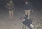 चेकिंग के दौरान पुलिस मुठभेड़, चोरी के दो शातिर बदमाश दबोचे गए