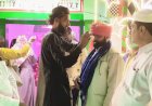 उर्स में जिला पंचायत सदस्य मुन्ने अंसारी का सम्मान, सज्जादा नशीन ने बांधी पगड़ी