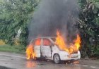हाईवे पर चलती कार में लगी भीषण आग, चालक ने कूदकर बचाई जान