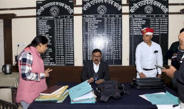 डीएम ने पुनरीक्षण कार्य का किया निरीक्षण 