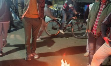 उपजिलाधिकारी नवाबगंज ने सैंथल में अलाव व रैन बसेरे का किया औचक निरीक्षण