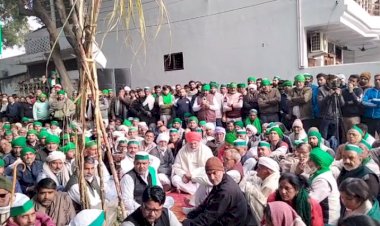 गन्ना भवन बना संघर्ष का मैदान