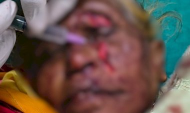 ई-रिक्शा पलटा, महिला गंभीर