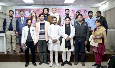 सुख़निस्तान फाउंडेशन का मुशायरा 'रंगे सुख़न' शायरी से महका बरेली का अदबी माहौल