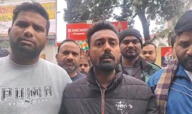 सुपरवाइजर से जातिसूचक गाली-गलौज का आरोप, पार्षद पर गंभीर धाराएं लगाने की मांग