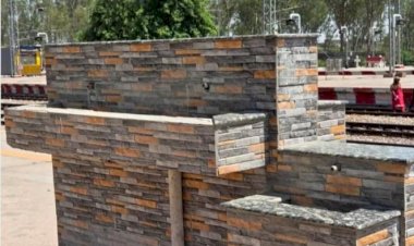 भीषण गर्मी में स्टेशन पर पानी को तरसे यात्री