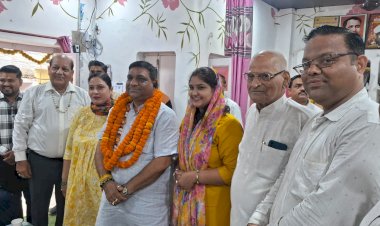 मोदी सरकार के 'अतुलनीय 12 वर्ष', कैंट विधायक संजीव अग्रवाल ने जनसंवाद कर गिनाईं उपलब्धियां