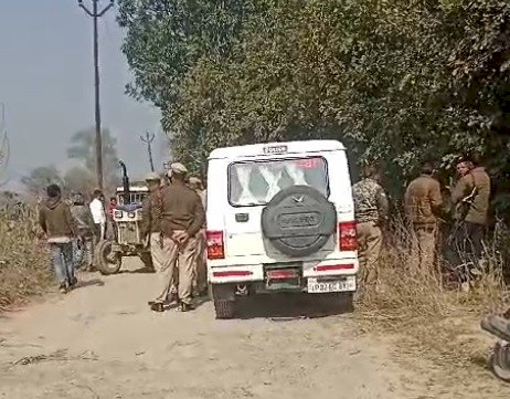 धारदार हथियार से गला रेतकर हत्या, जांच में जुटी पुलिस