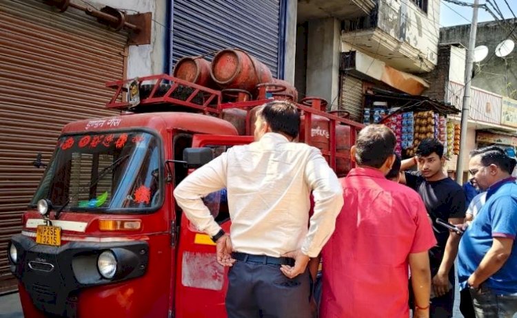अवैध गैस सिलेंडर भंडारण का भंडाफोड़, दो गैस एजेंसियों पर मुकदमा दर्ज