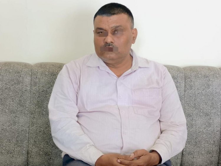 20 हजार की घूस लेते धरे टेक्सटाइल इंस्पेक्टर