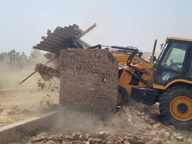 बरेली विकास प्राधिकरण की बड़ी कार्रवाई: भोजीपुरा क्षेत्र में चार अवैध कॉलोनियों पर चला बुलडोजर