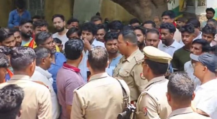 विहिप नेता गिरफ्तारी पर भड़के हिंदू संगठन,थाने व तहसील पर किया विरोध-प्रदर्शन