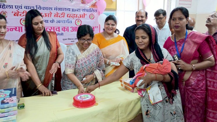 राष्ट्रीय महिला आयोग की अध्यक्ष ने किया महिला चिकित्सालय का निरीक्षण