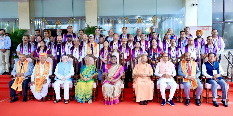 बरेली पहुंची राष्ट्रपति मुर्मू,आईवीआरआई  के दीक्षांत समारोह में दी उपाधियां, बेटियों की भूमिका देख भावुक हुईं राष्ट्रपति