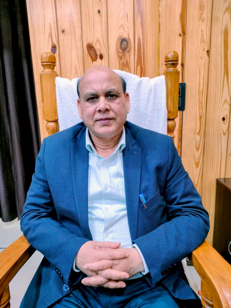 कबाड़ी के ढेर में दबा सिस्टम