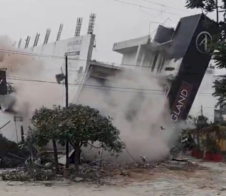 रसूख की दीवारें ढहीं… 