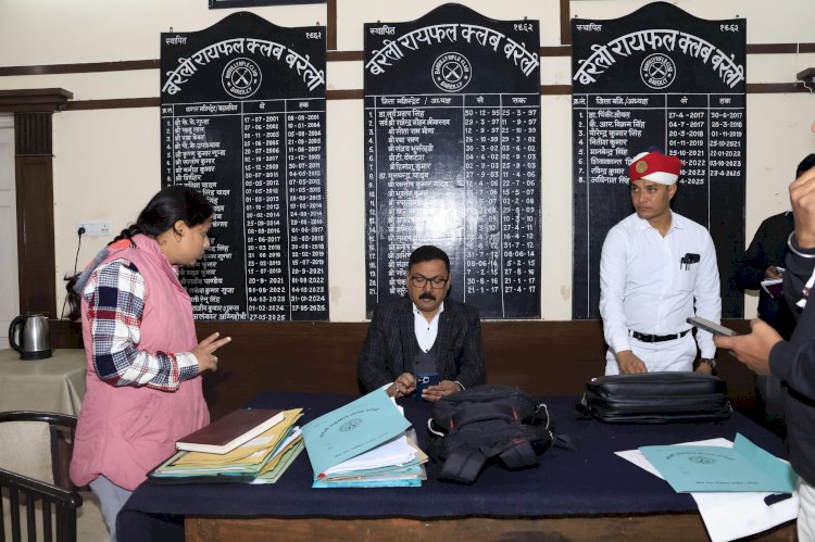 डीएम ने पुनरीक्षण कार्य का किया निरीक्षण 