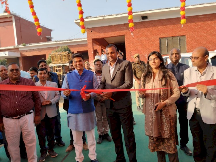 कमिश्नर और मेयर ने खादी  उत्सव का उद्घाटन 