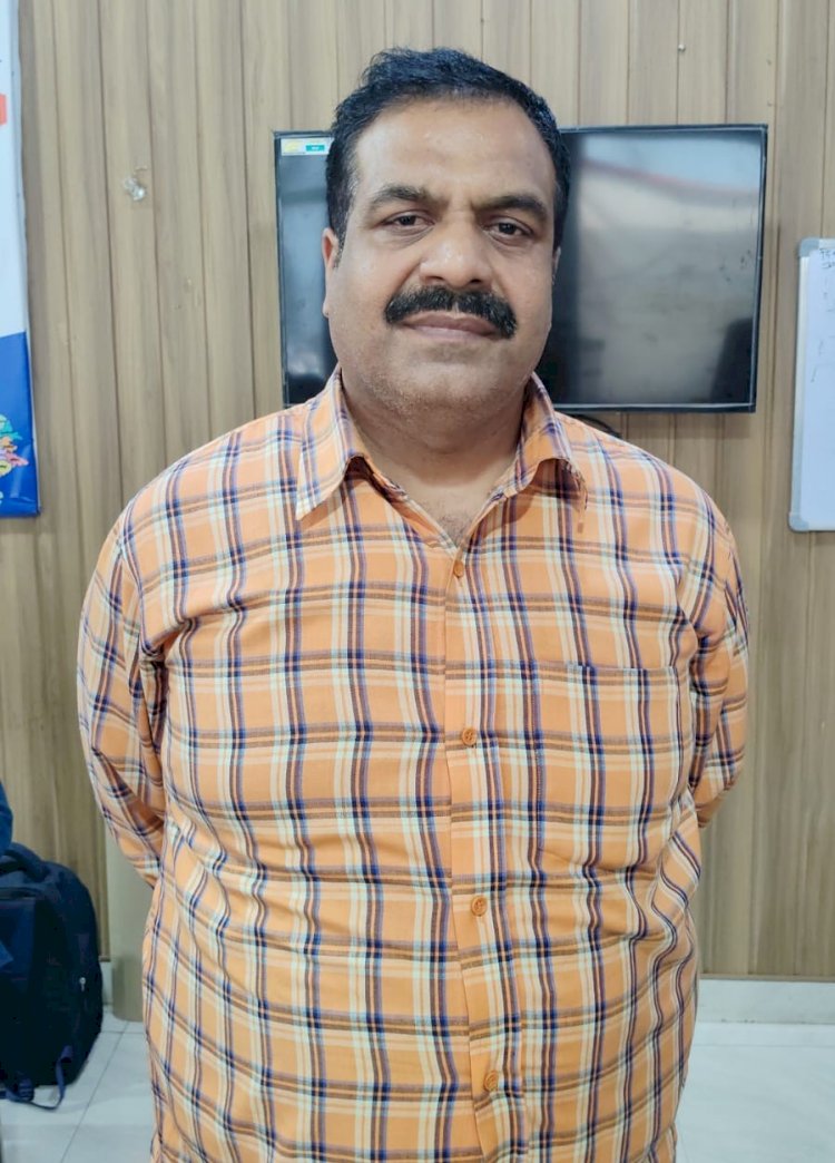 रिश्वतखोरी का खेल खत्म प्रभारी निरीक्षक रंगे हाथ गिरफ्तार