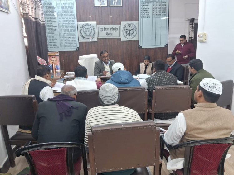 मीरगंज में एसआईआर को लेकर राजनीतिक दलों संग बैठक
