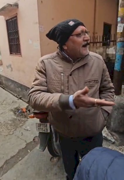 मीटर लगाने पहुंची टीम से बवाल