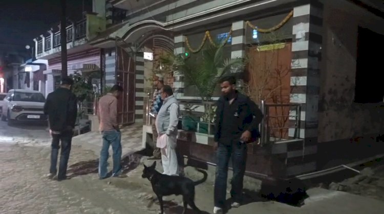 आधी रात गोलियों की तड़तड़ाहट से कांपा इलाका, युवा मोर्चा नेता के घर बदमाशों की फायरिंग 