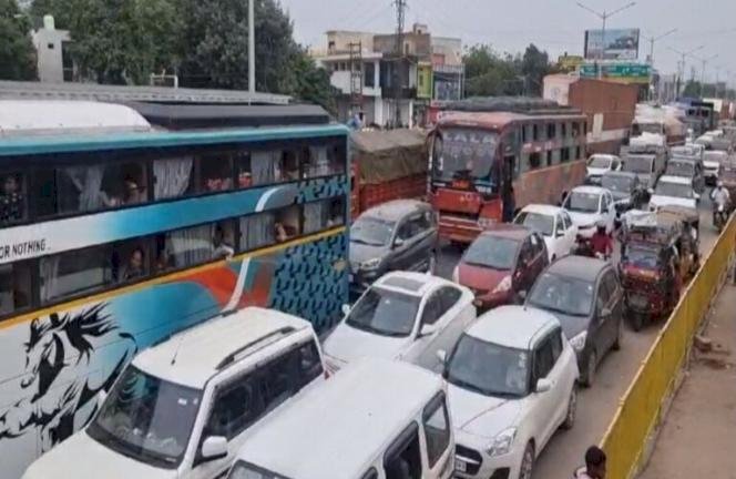 मथुरा में भीषण ट्रैफिक जाम का टॉर्चर
