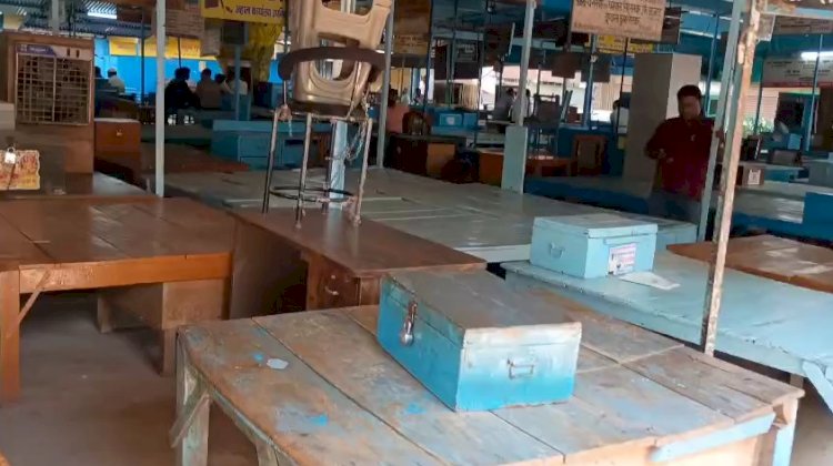 बरेली: ई-पंजीकरण के विरोध में हड़ताल