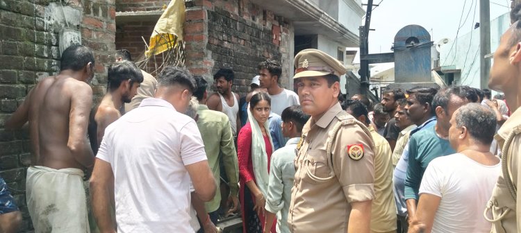 निर्माणाधीन मकान का लिंटर झूला गिरा, मलबे में दबकर तीन लोग गंभीर घायल