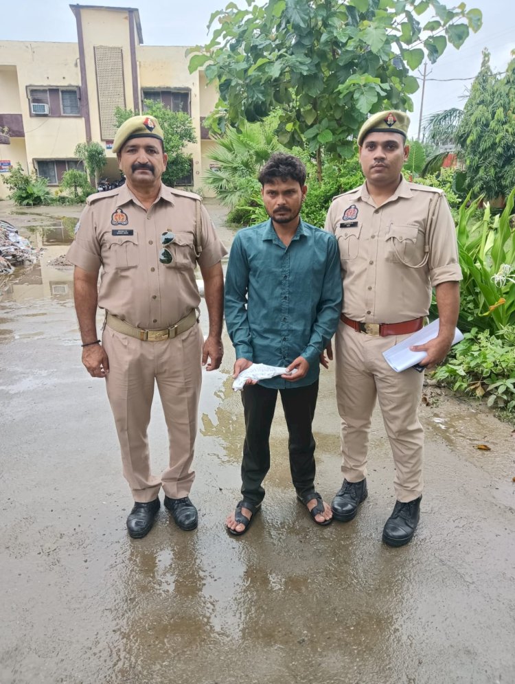 बिथरी चैनपुर में तमंचे और दो कारतूस के साथ युवक गिरफ्तार