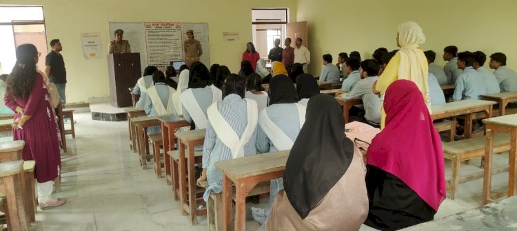 मिशन शक्ति के तहत छात्राओं को सुरक्षा और स्वावलंबन का संदेश