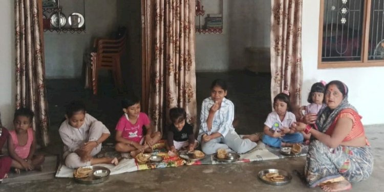 नवमी पर हवन-पूजन और कन्या पूजन कर मां दुर्गा का लिया आशीर्वाद