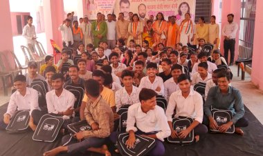 जन्मदिन पर मेधावी विद्यार्थियों का सम्मान