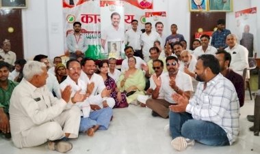 कांग्रेस कार्यकर्ताओं ने मनाया राहुल गांधी का 56वां जन्मदिन