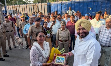 रेल राज्यमंत्री रवनीत सिंह बिट्टू ने परखी मुरादाबाद स्टेशन की व्यवस्थाएं