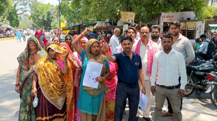 बरेली: करेली गांव में सार्वजनिक रास्ते और चकमार्ग पर अवैध कब्जे का आरोप