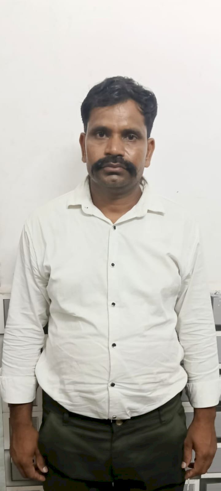 दो आधार कार्ड के सहारे परीक्षा देने पहुंचा अभ्यर्थी पकड़ा