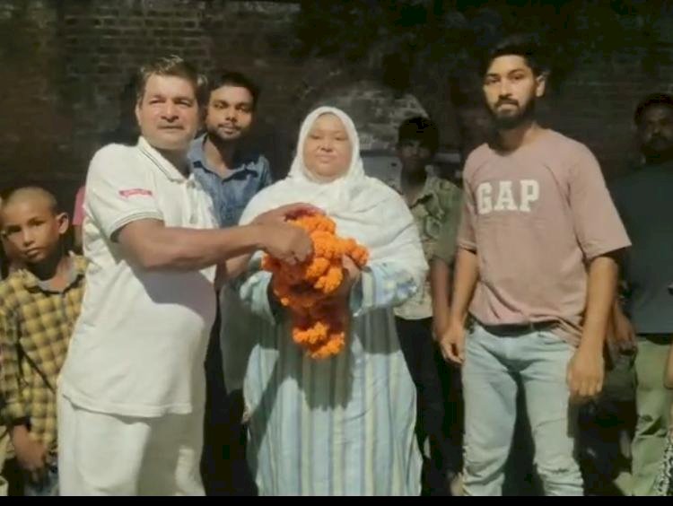 राबिया अख्तर के स्वागत में जुटे समर्थक